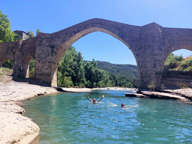 Last day bathing in the cold Ăsera River - Lustrum trip at Chill-Outdoor