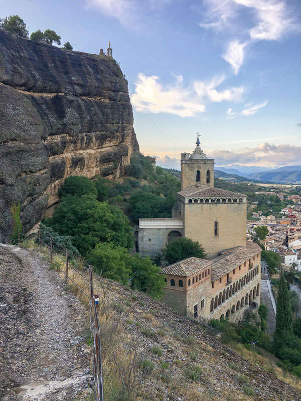 Monasterio Graus - Chill-Outdoor Pyrenees