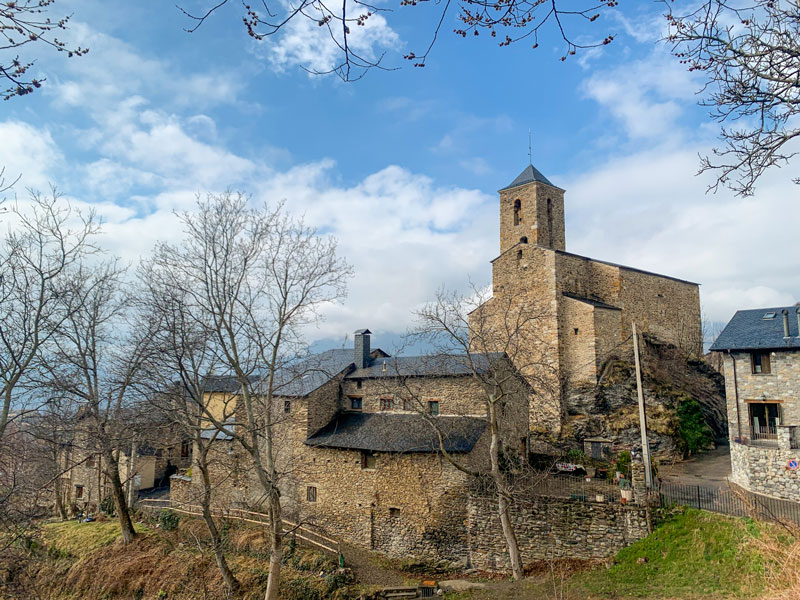Liri - Chill-Outdoor Pyrenees
