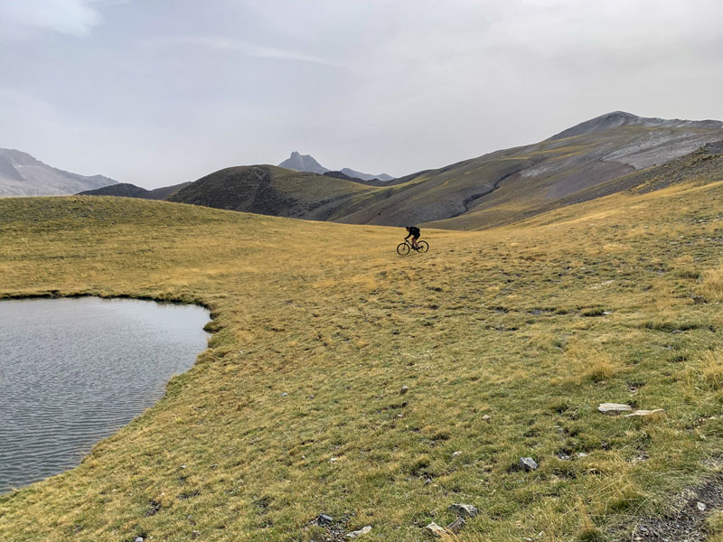 Mountain biking in the Spanish Pyrenees with Chill-Outdoor